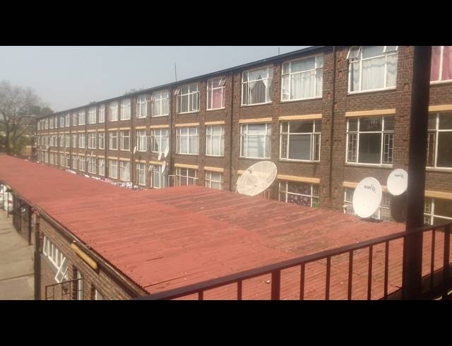 3 BEDROOM APARTMENT FOR SALE IN RUSTENBURG CENTRAL